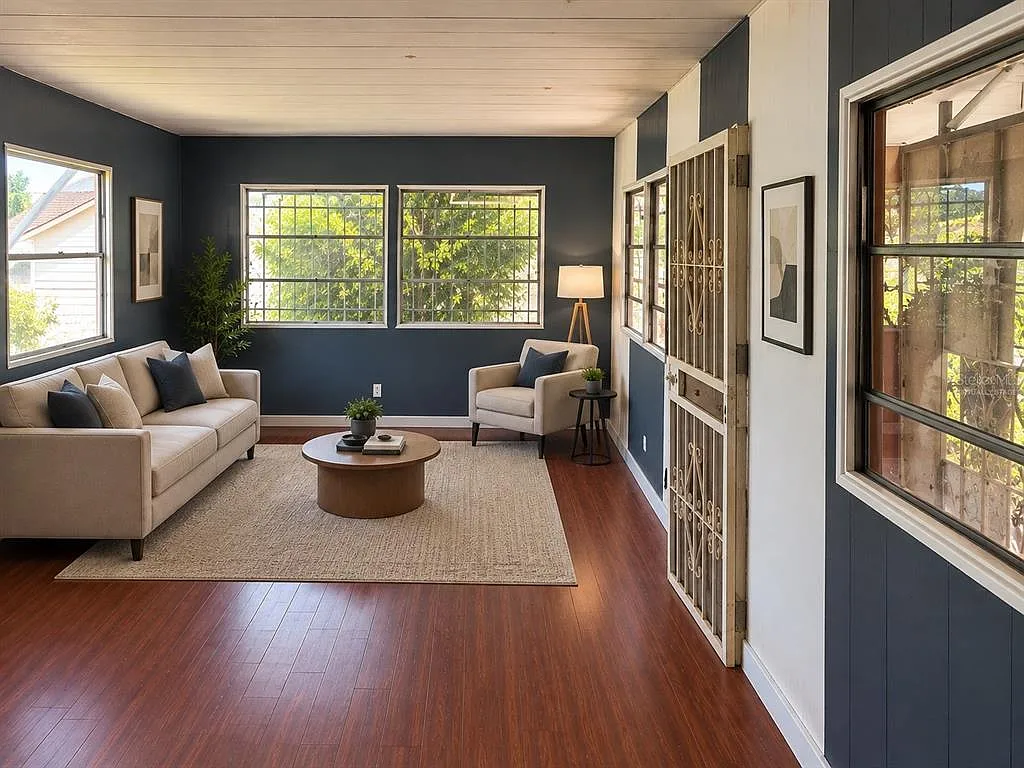 3 bed, 1.0 bath, 672 sqft, $1,000 — Photo 3