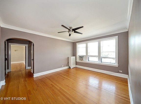 5th image of 6316 N Artesian Ave APT 301