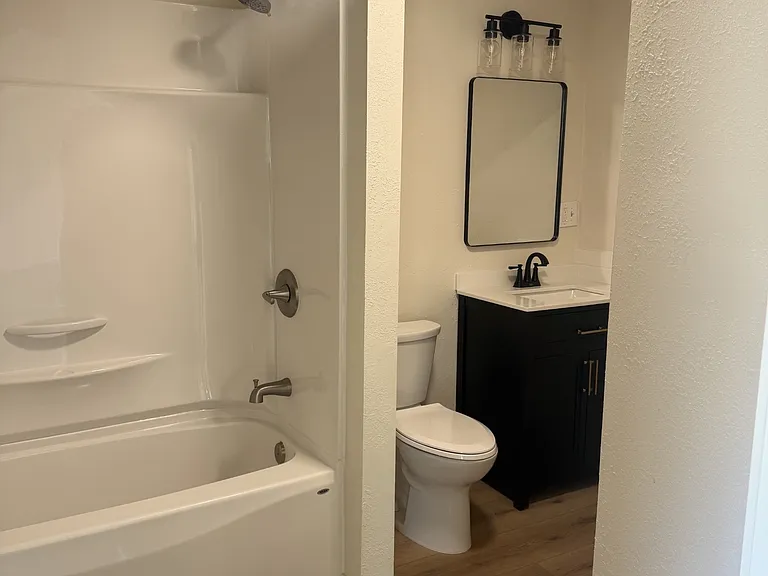 611 N Front St — Photo 9