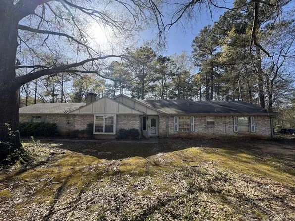 447 Plum Creek Rd, Longview, TX 75605