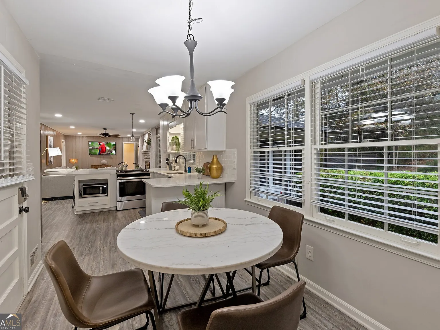 5 bed, 2.0 bath, 100 sqft, $6,400 — Photo 3