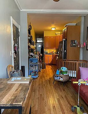 4th image of 392 12th St APT 1R