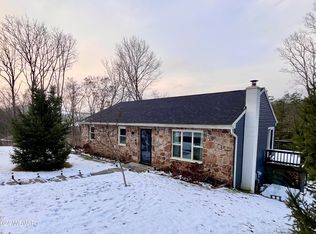 5 Crestview Dr, Lock Haven, PA 17745