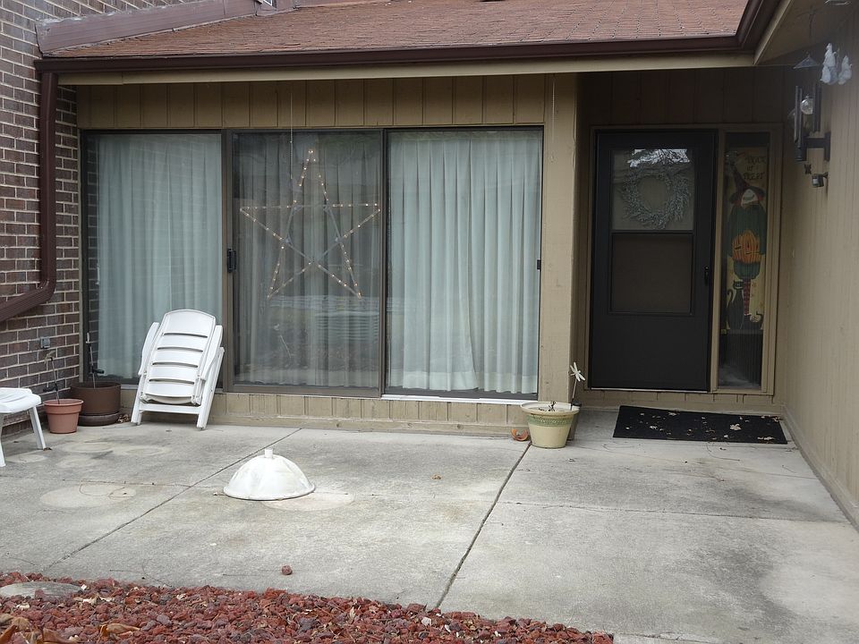 1st image of 2S622 Pierre Curie Ln