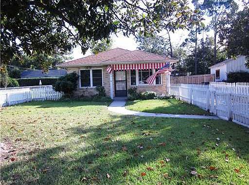 3rd image of 3843 General Meyer Ave