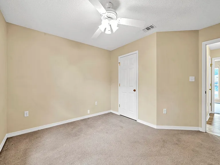 9750 Parker Lake Cir — Photo 25