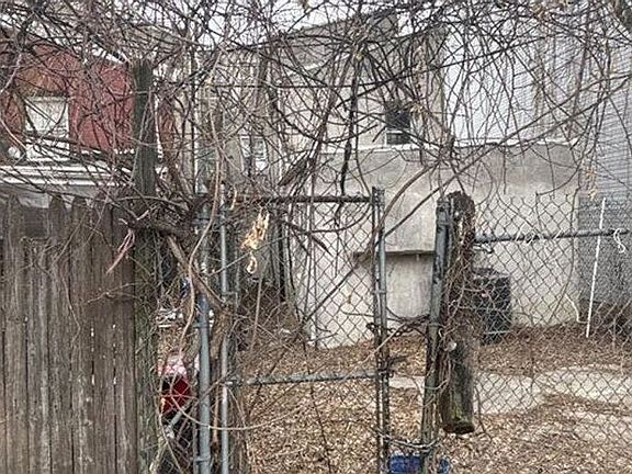 2nd image of 1528 N 4th St