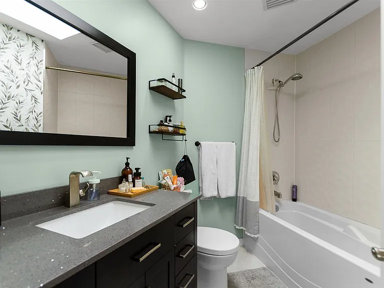 488 Kingsway #Penthouse 414 — Photo 19