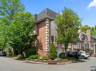 127 Stonegate Trl, Cresskill, NJ 07626