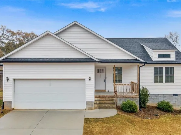 892 Hampton Rd, Lyman, SC 29365