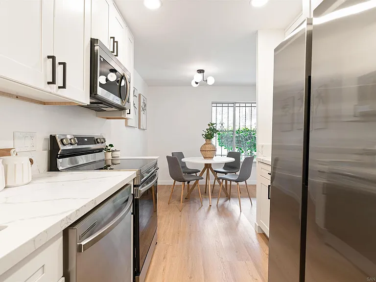 540 Oakdale Ln #C — Photo 1