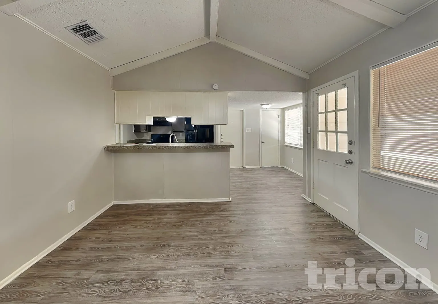 13622 Oak Breeze Universal City TX — Photo 3