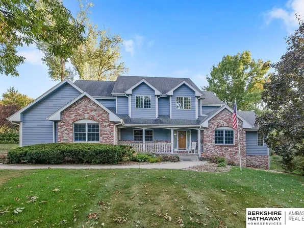 6415 Country Club Rd, Omaha, NE 68152