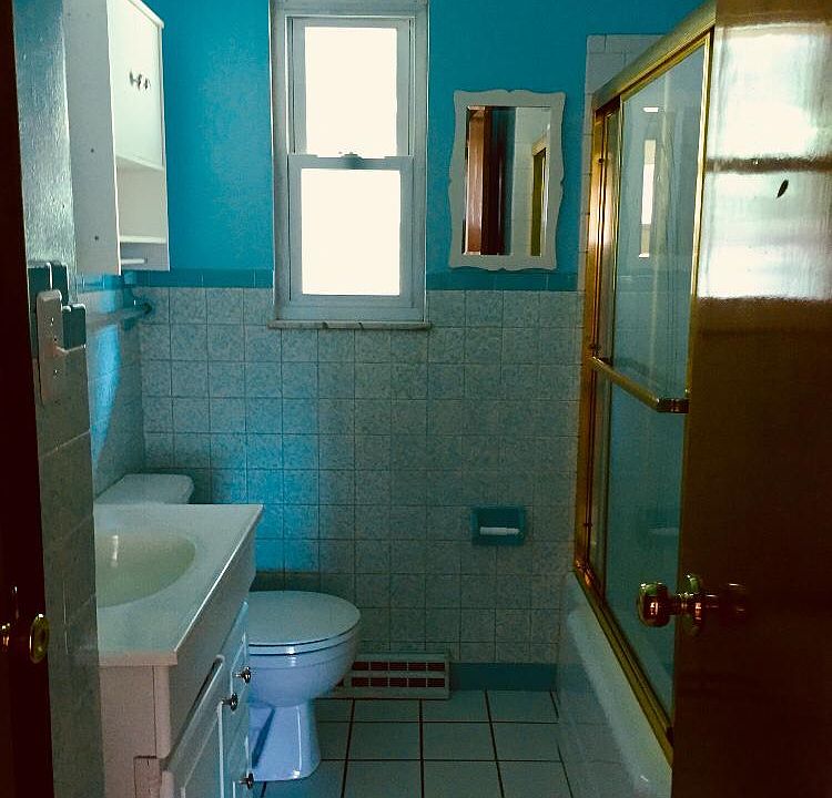 2nd image of 213 Hoult Rd