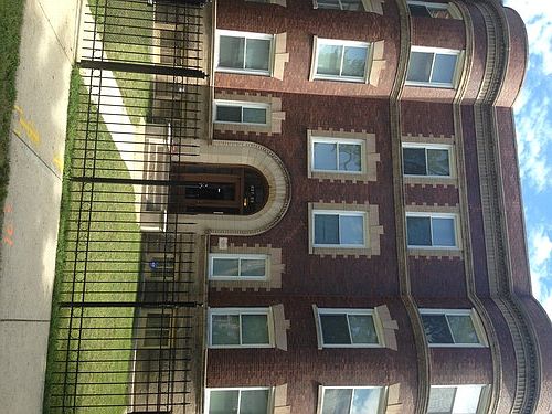 1st image of 6637 S Woodlawn Ave