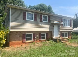 2614 Pierson St, Newton, NC 28658