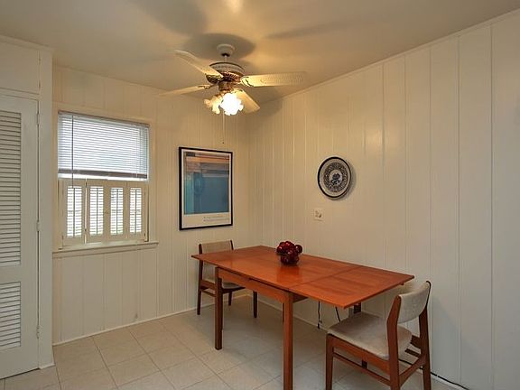 Eat-in Kitchen