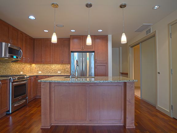 4th image of 10650 NE 9th Pl Unit 1523