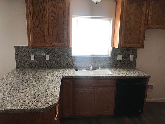 3rd image of 2600 S Kloth Dr