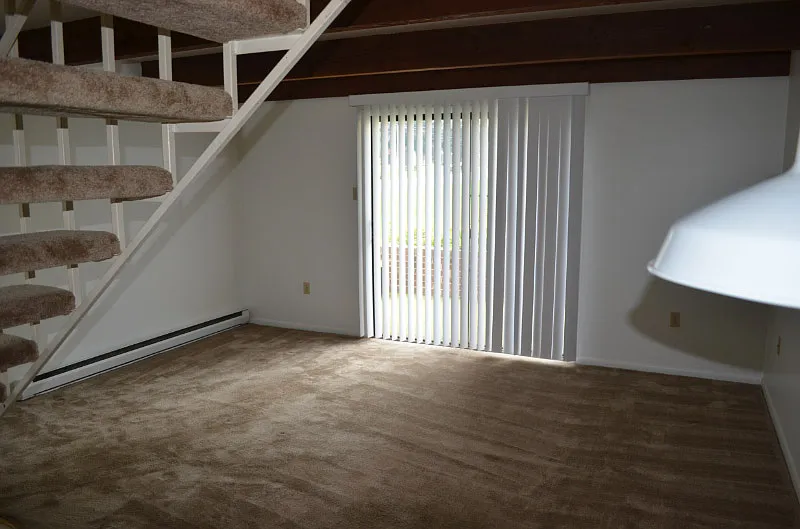 1 bed, 900 sqft, $1,025 — Photo 3