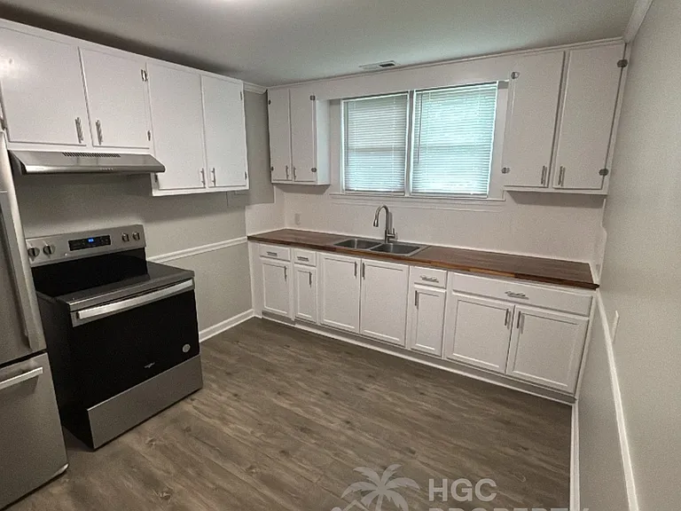 1208 Ridge Ave — Photo 6