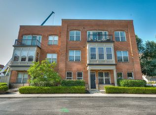 962 Perry St, Columbus, OH 43215