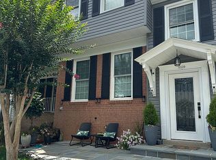 8339 Uxbridge Ct, Springfield, VA 22151