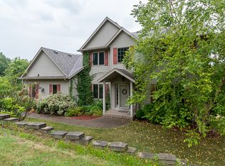 27918 Territorial Rd, Le Claire, IA 52753