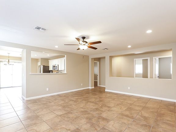 4th image of 11818 W Corrine Dr