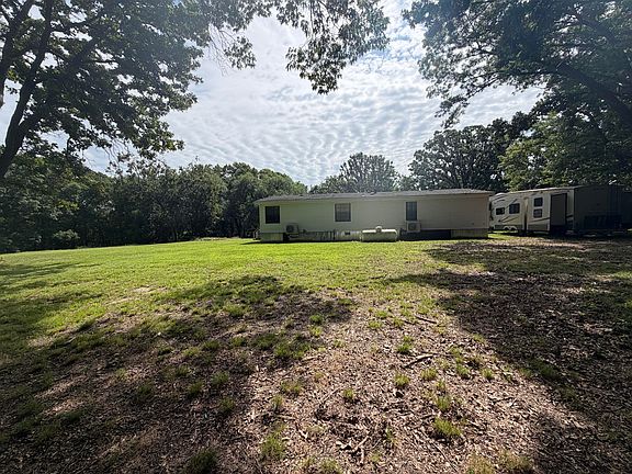 4th image of 207 Woodmist Road
