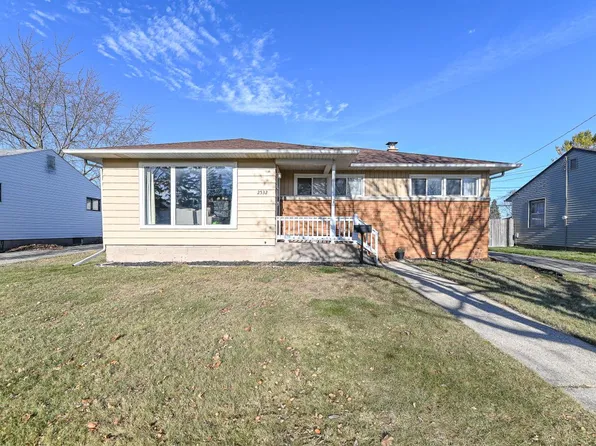 2532 Ridgewood AVENUE, Racine, WI 53403