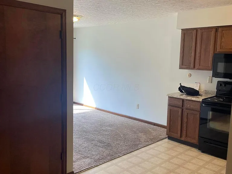 3287 Willington Dr — Photo 2