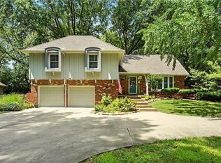 12800 Saint Andrews Dr, Kansas City, MO 64145