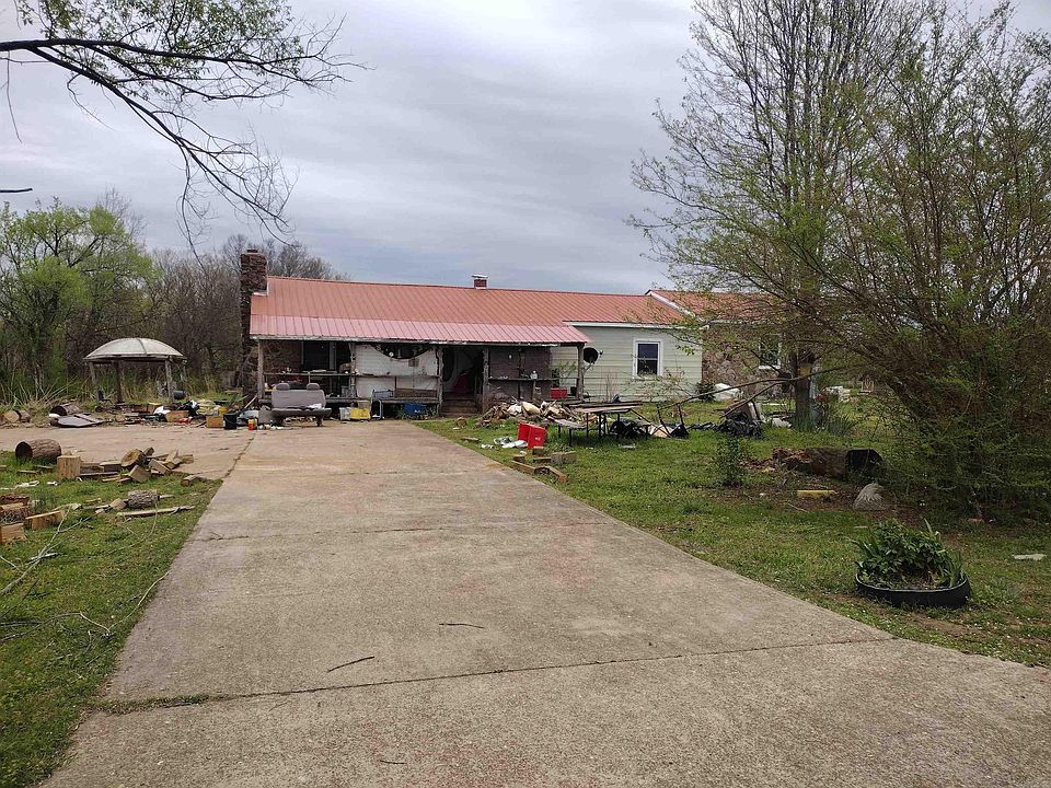 2nd image of 1661 Airport Dr