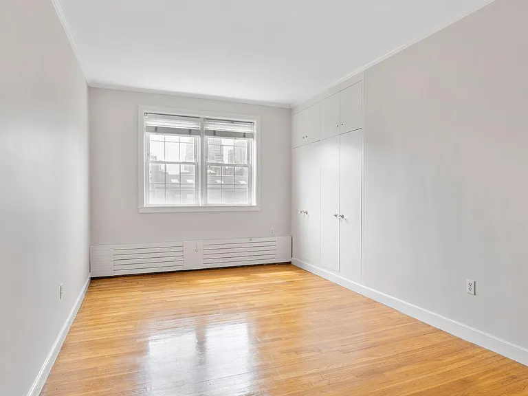 122 Beacon St #6 — Photo 10
