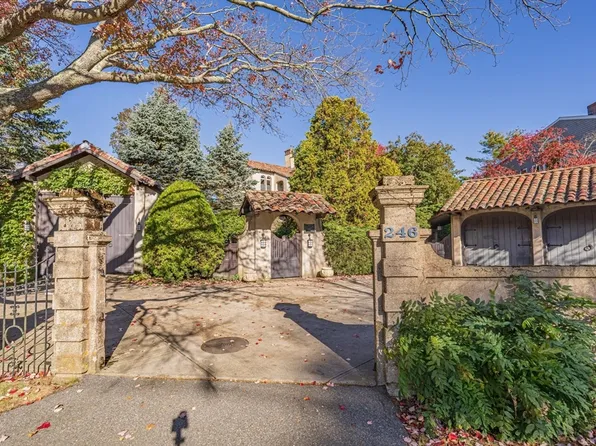 246 Ocean Ave, Marblehead, MA 01945