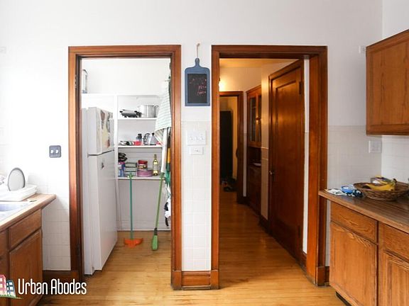 5th image of 1408 W Rosemont Ave #2M