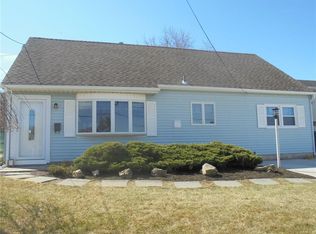 83 Ernston Rd, Parlin, NJ 08859