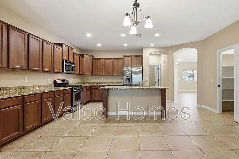 2717 E Ficus Way — Photo 10