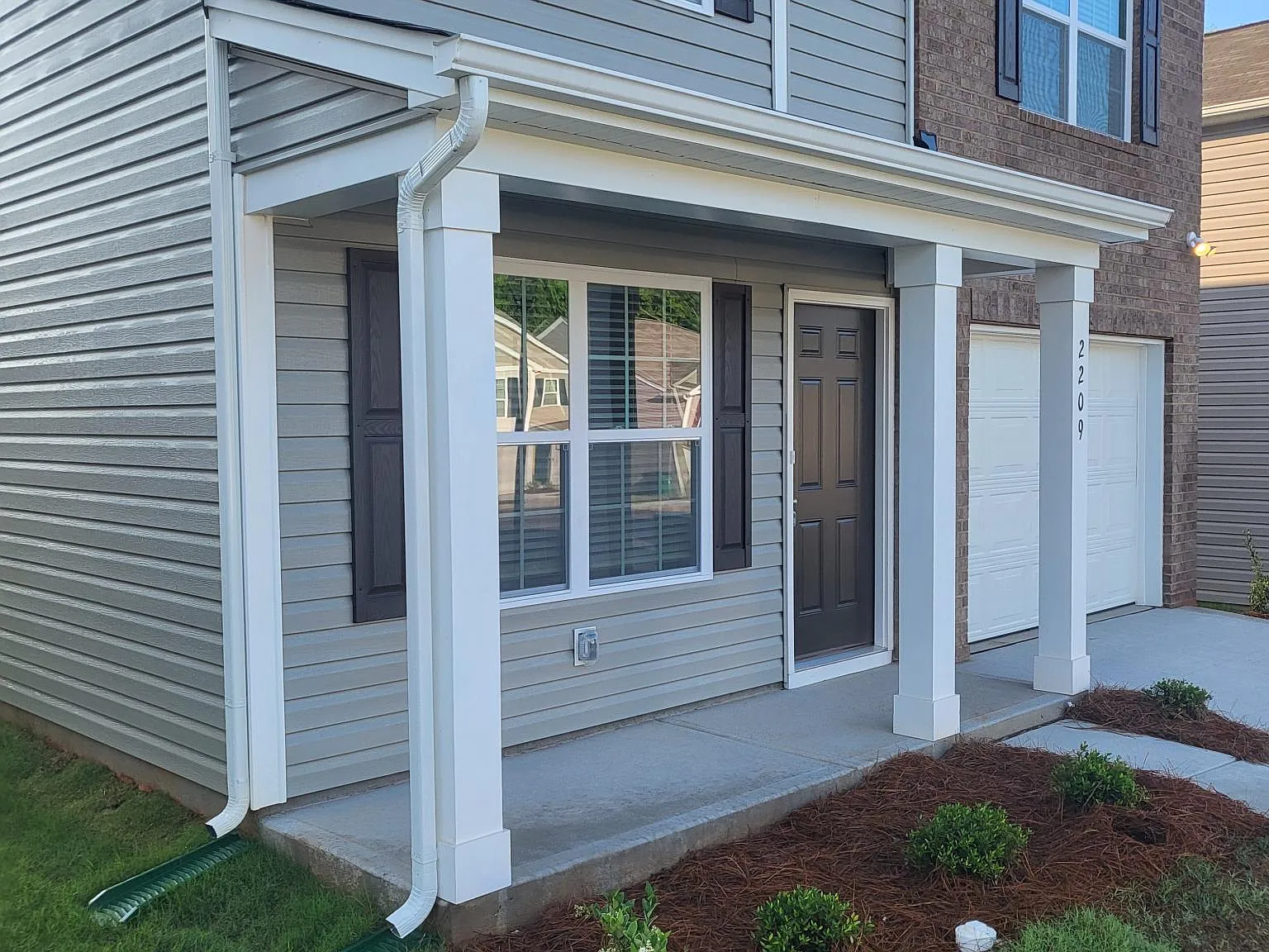 3 bed, 1704 sqft, $2,190 — Photo 2