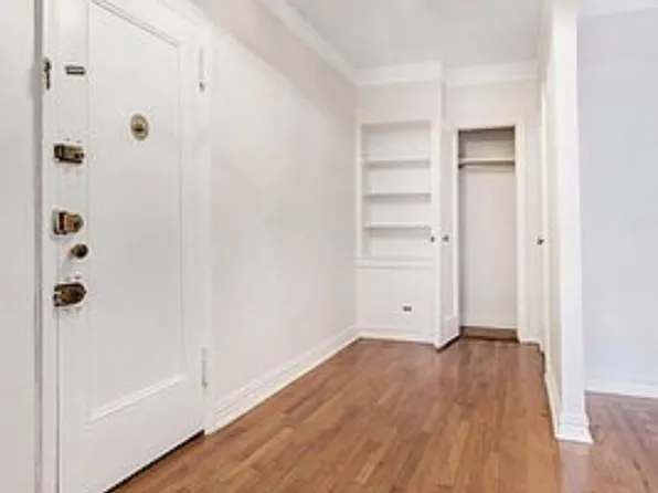 79-01 35th Avenue image 3 of 10