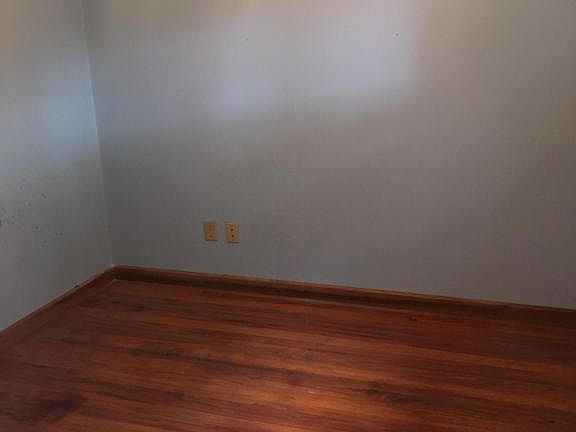 5th image of 2470 Indianola Ave