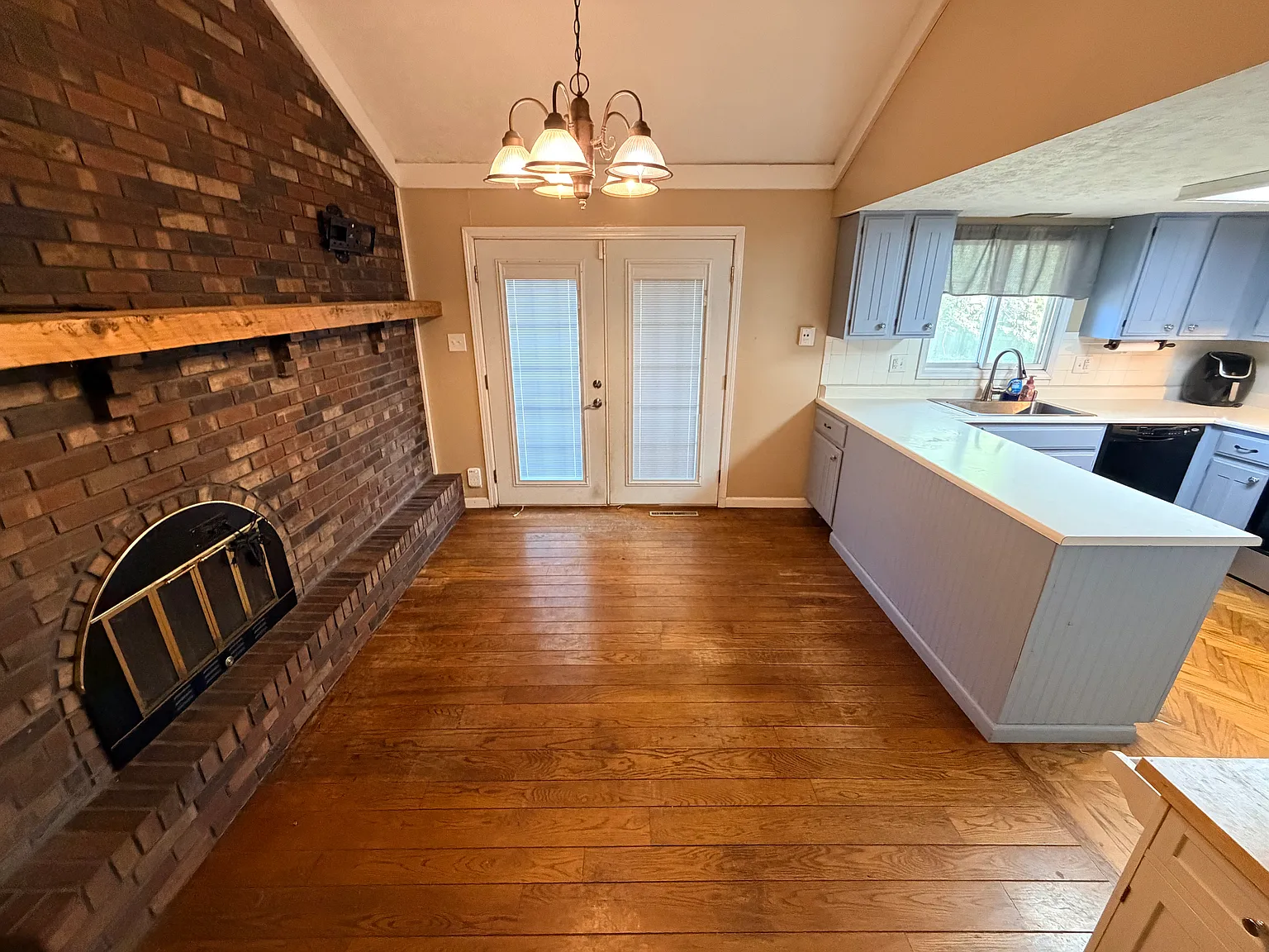 3 bed, 1746 sqft, $2,250 — Photo 3