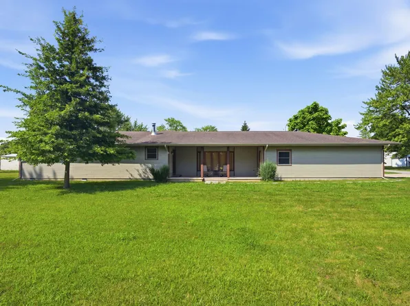 8 Meridian Dr, Hartford City, IN 47348