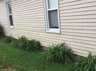 902 1st St, Gillespie, IL 62033