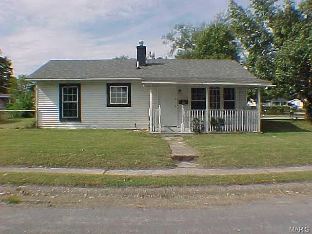 2829 Birch Ave photo 1