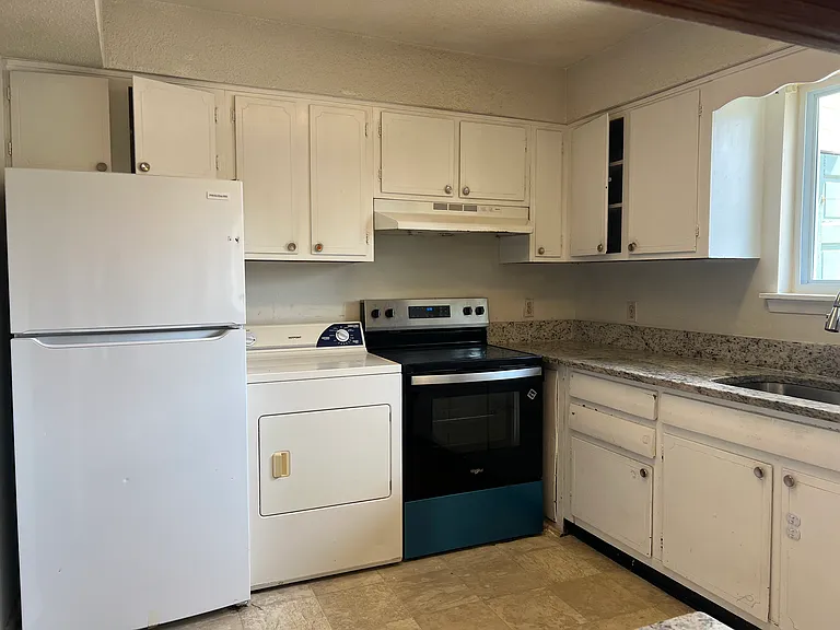 2343 Champion Ct — Photo 12
