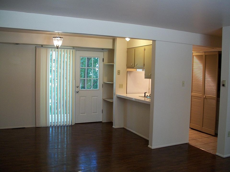 526 Mercer Road Butler, Pa for rent. 2 Bedroom Townhome. Gas