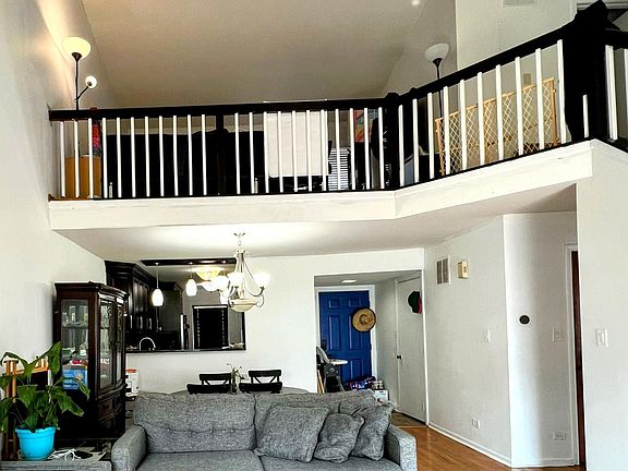 2nd image of 1713 Dumont Ln