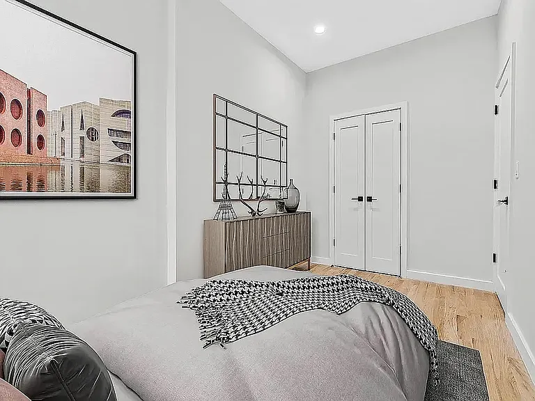 568 9th Ave #3-R — Photo 3